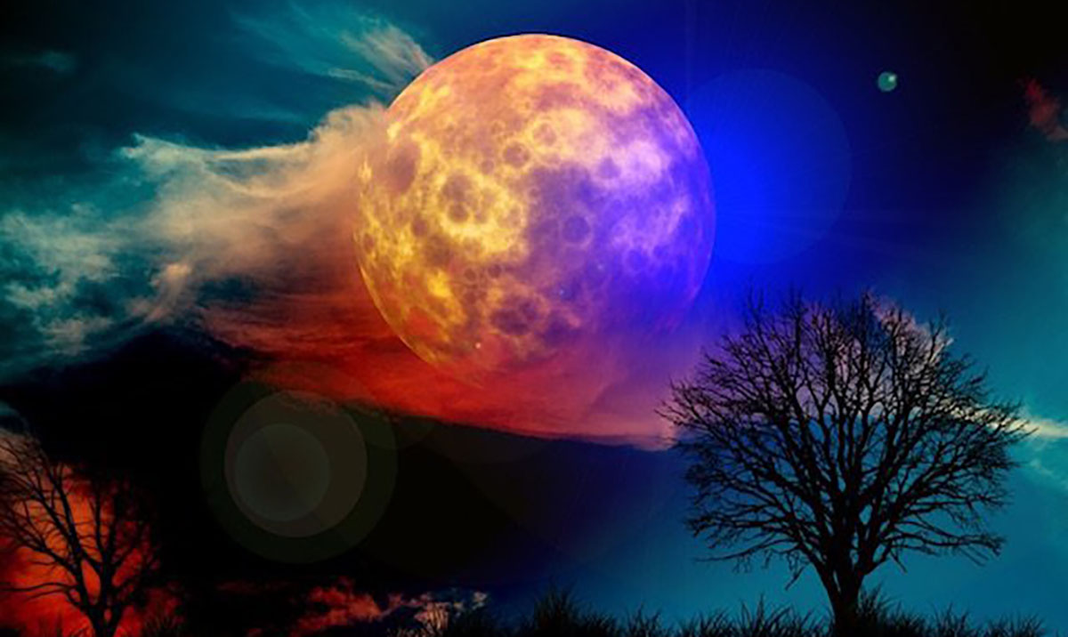 How The Full Moon Dramatically Affects our Romantic Relationships
